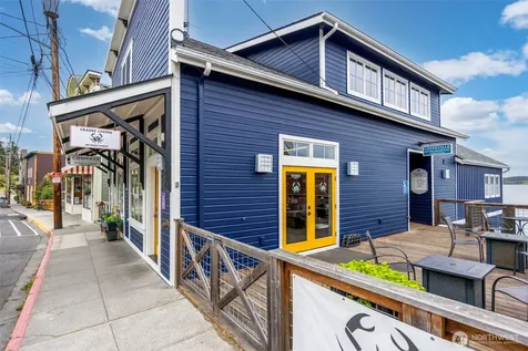 10 Front Street NW Coupeville WA 98239