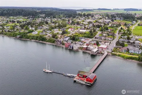 10 Front Street NW Coupeville WA 98239