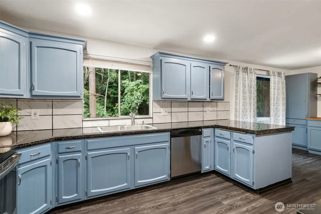 9125 Central Valley Bremerton WA 98311