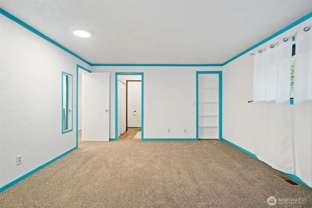 9125 Central Valley Bremerton WA 98311