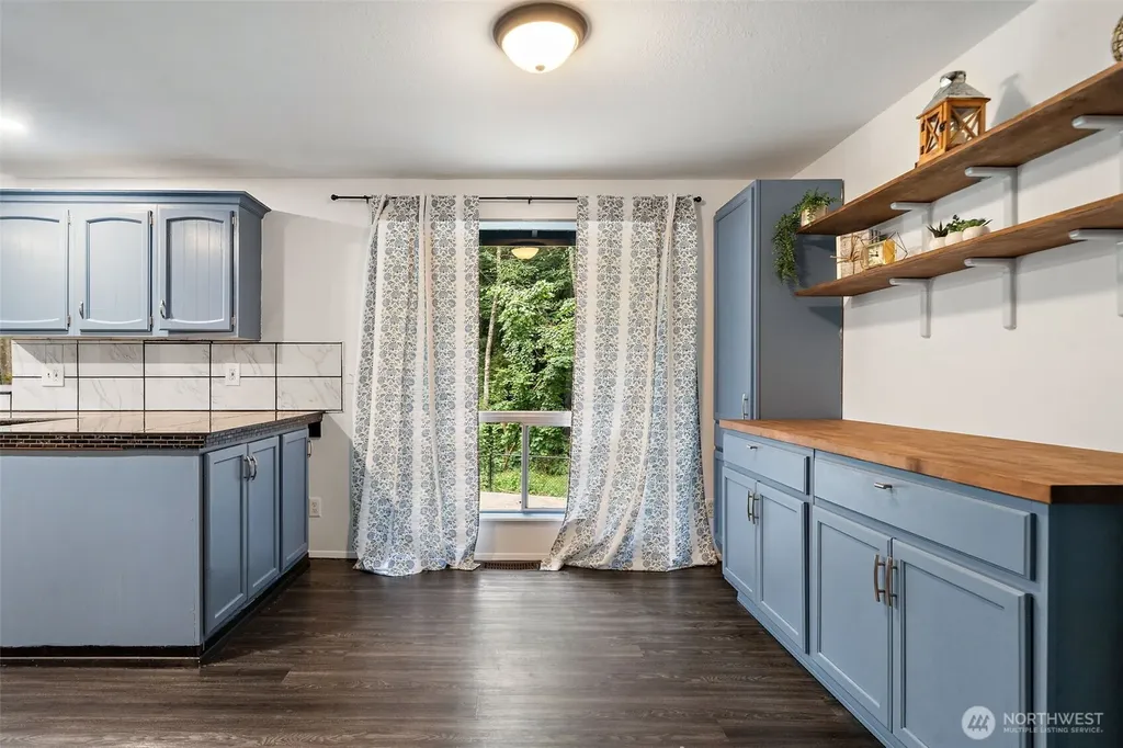 9125 Central Valley Road NE Bremerton WA 98311