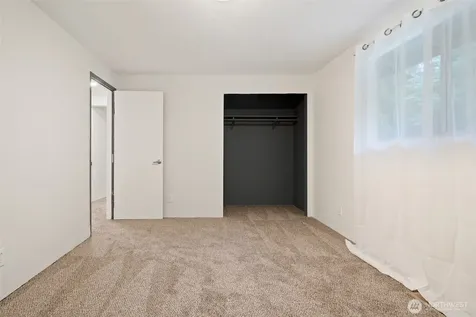 9125 Central Valley Bremerton WA 98311