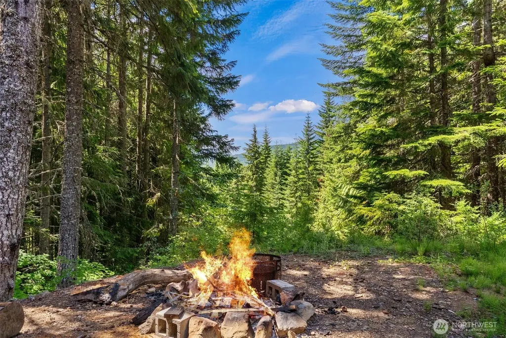 5001 N Forest Service Road 4832 Easton WA 98925