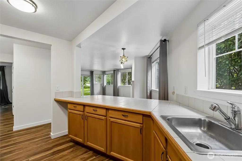 1156 N 198th Street Shoreline WA 98133