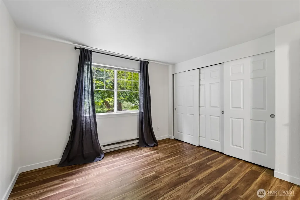 1156 N 198th Street Shoreline WA 98133