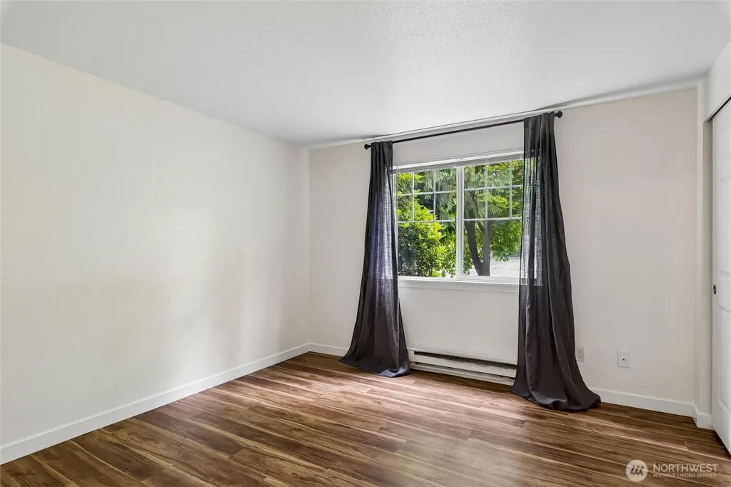 1156 N 198th Street Shoreline WA 98133