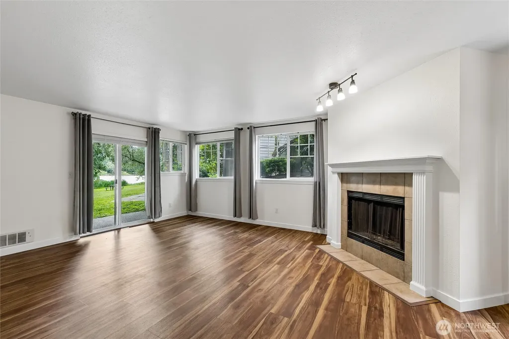 1156 N 198th Street Shoreline WA 98133