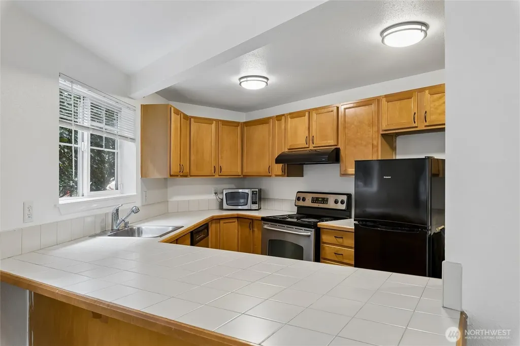 1156 N 198th Street Shoreline WA 98133