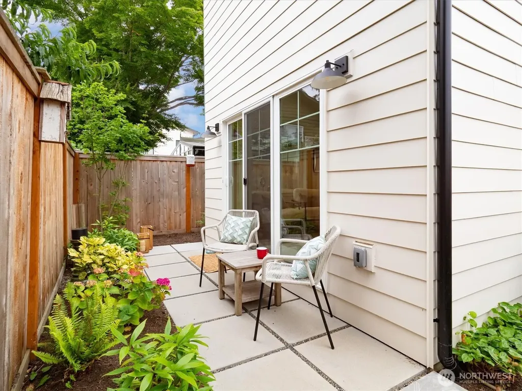 12060 8th Avenue NW Seattle WA 98177