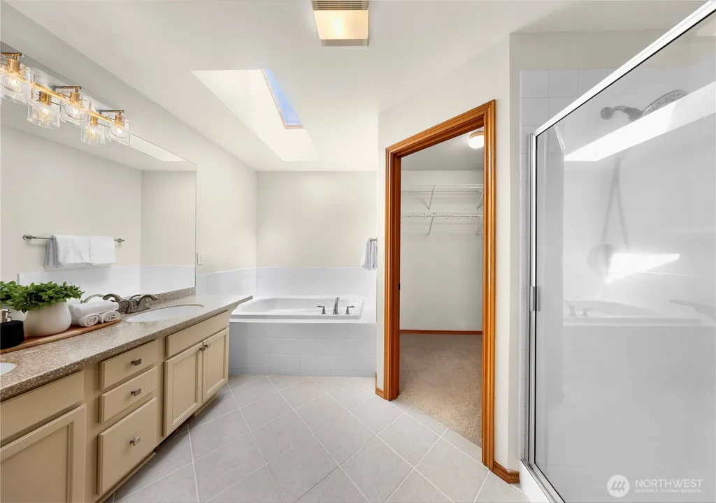 22209 NE 11th Place Sammamish WA 98074