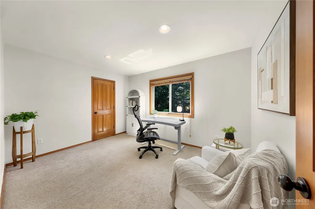 22209 NE 11th Place Sammamish WA 98074