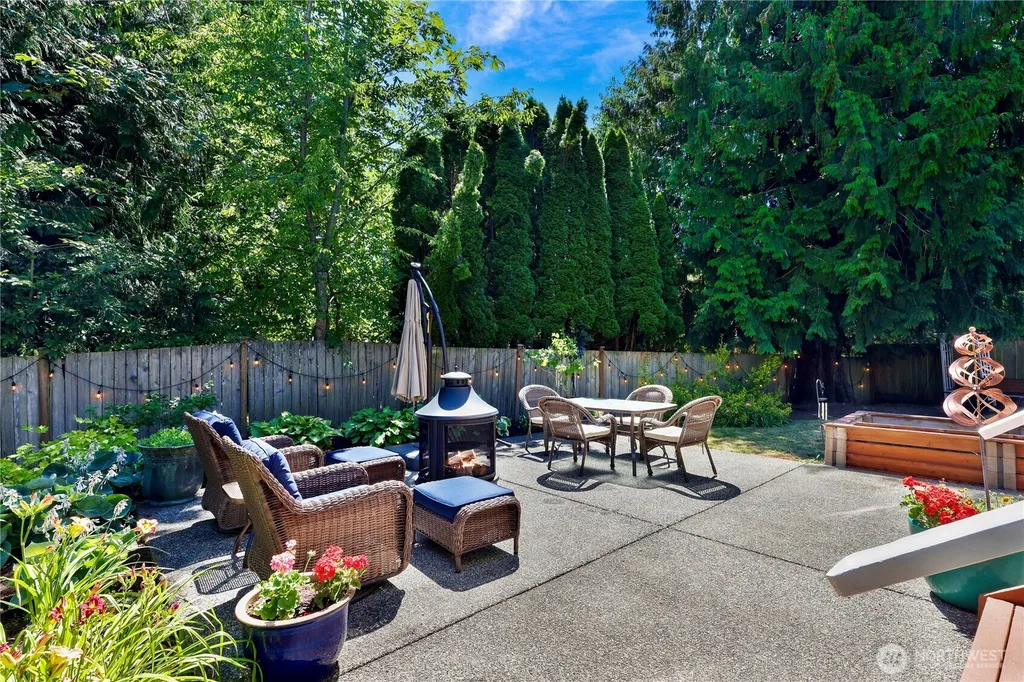 22209 NE 11th Place Sammamish WA 98074