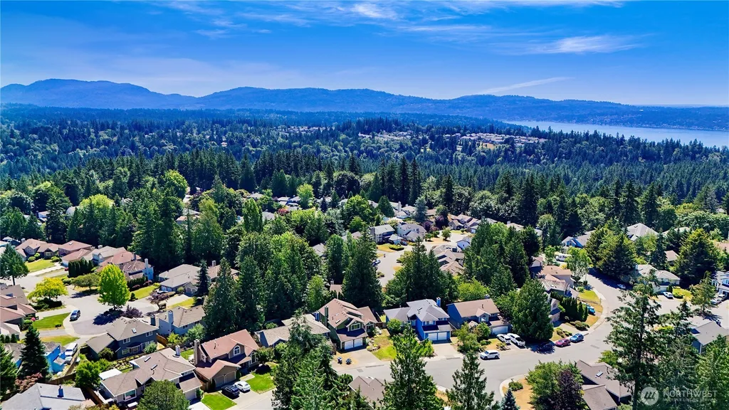 22209 NE 11th Place Sammamish WA 98074