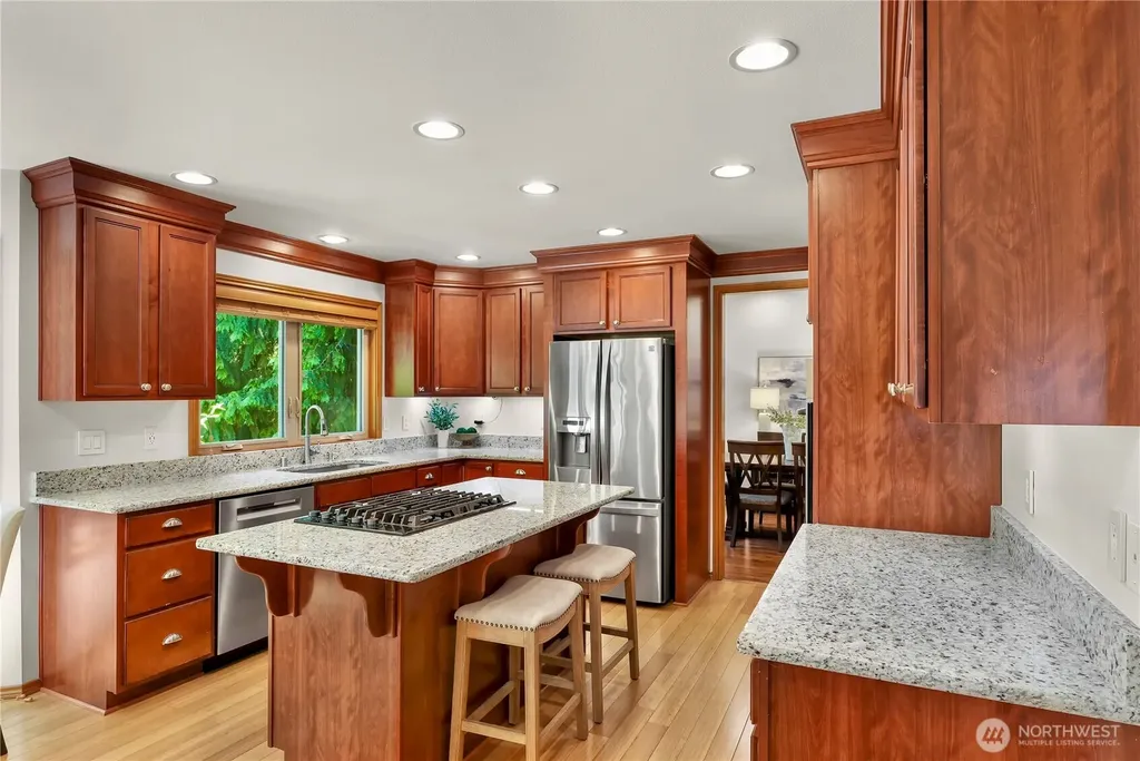 22209 NE 11th Place Sammamish WA 98074