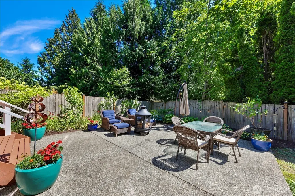 22209 NE 11th Place Sammamish WA 98074