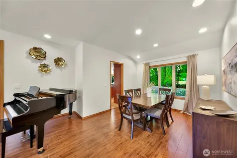 22209 NE 11th Place Sammamish WA 98074
