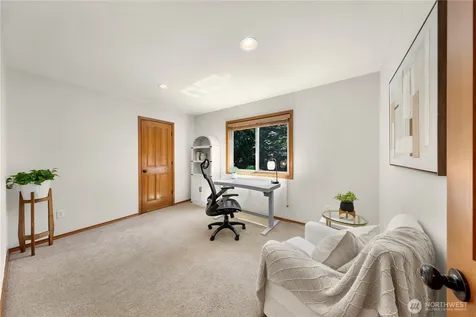 22209 NE 11th Place Sammamish WA 98074