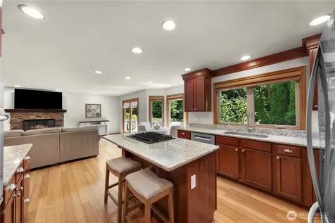 22209 NE 11th Place Sammamish WA 98074