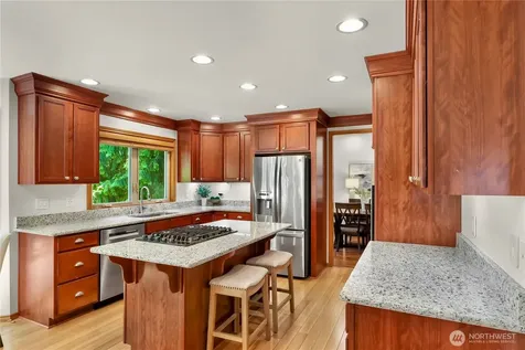 22209 NE 11th Place Sammamish WA 98074