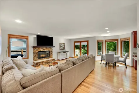 22209 NE 11th Place Sammamish WA 98074