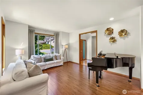 22209 NE 11th Place Sammamish WA 98074