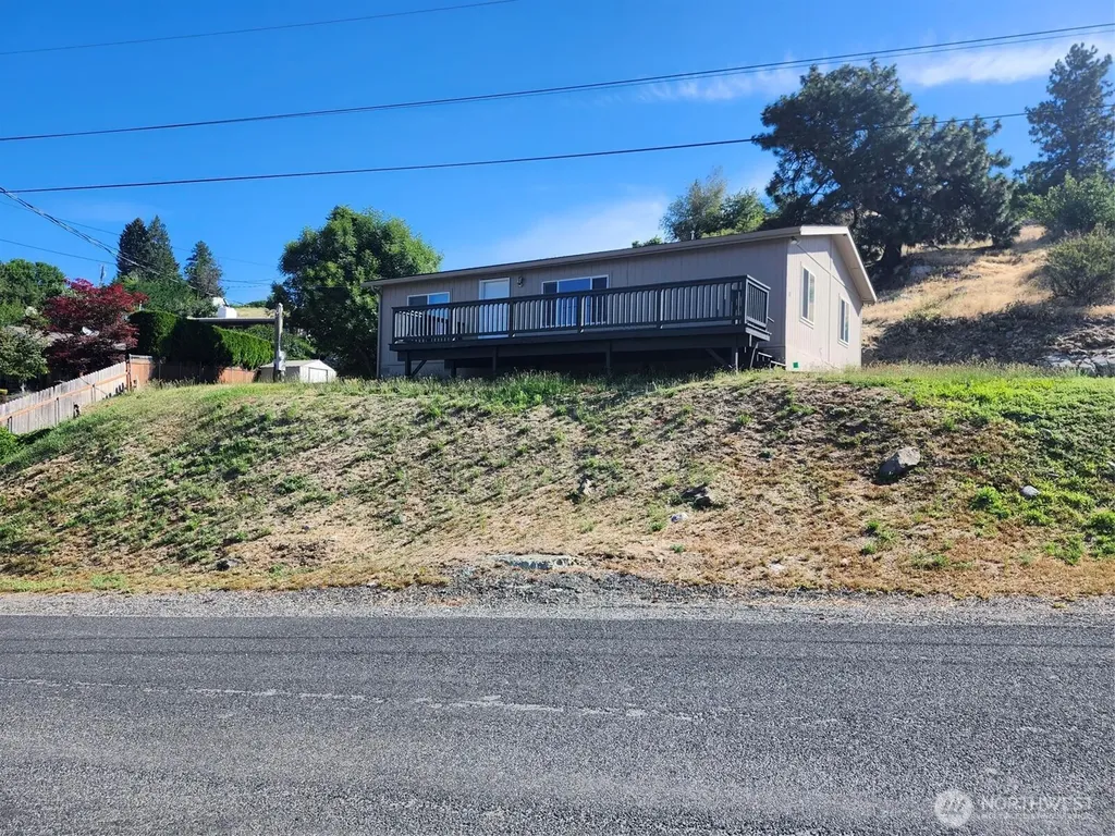 130 Olive Avenue Manson WA 98831