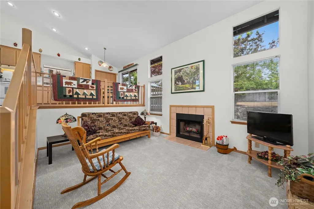 32719 20th Avenue SW Federal Way WA 98023