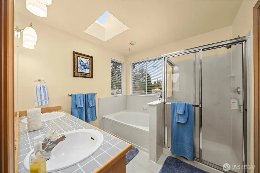 32719 20th Avenue SW Federal Way WA 98023