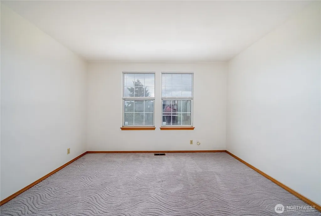 32719 20th Avenue SW Federal Way WA 98023