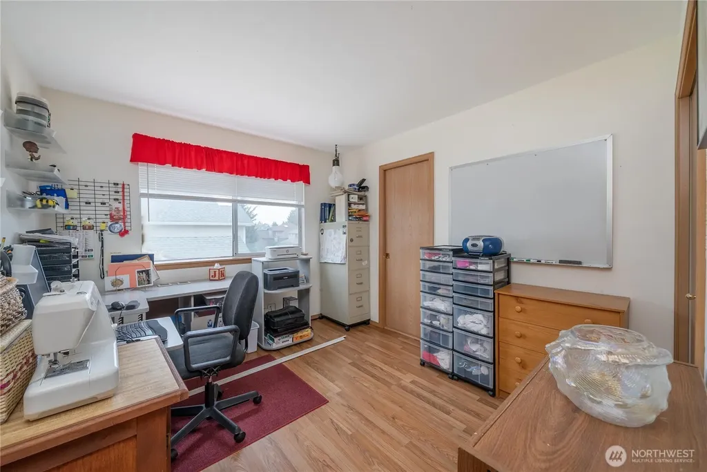 32719 20th Avenue SW Federal Way WA 98023