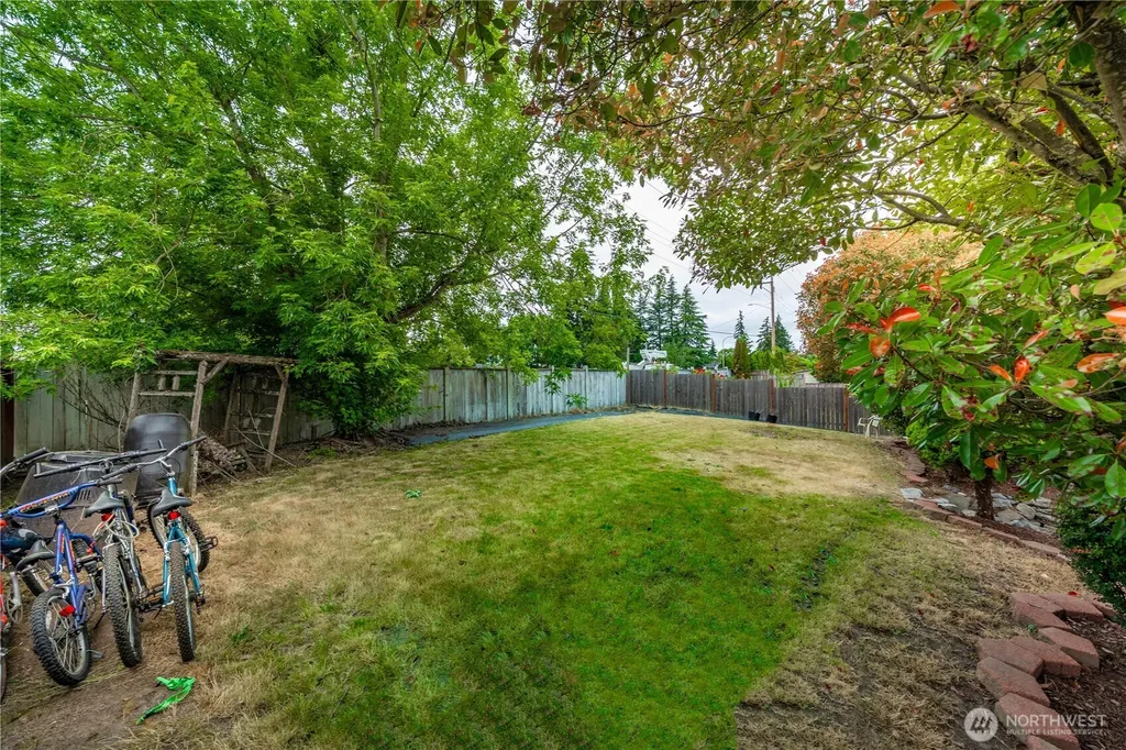 32719 20th Avenue SW Federal Way WA 98023