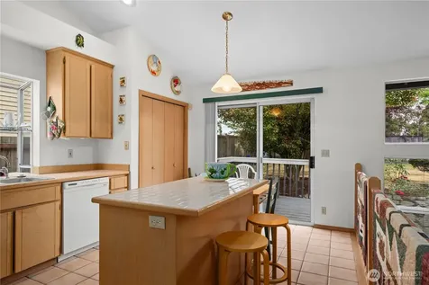 32719 20th Avenue SW Federal Way WA 98023