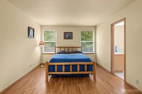 32719 20th Avenue SW Federal Way WA 98023