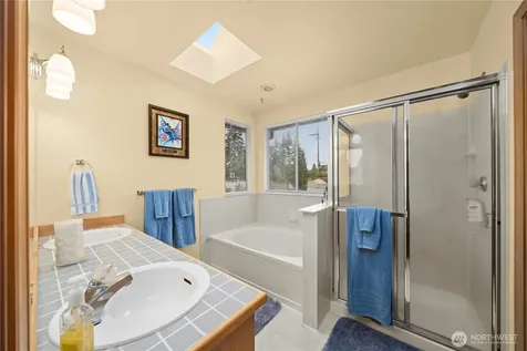 32719 20th Avenue SW Federal Way WA 98023