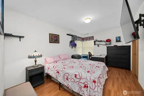 32719 20th Avenue SW Federal Way WA 98023