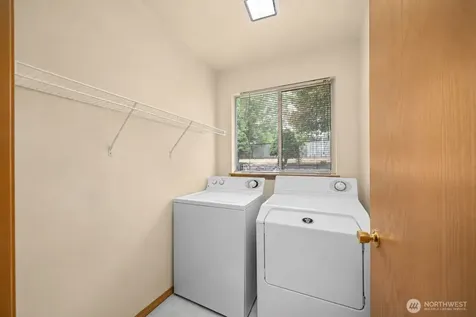 32719 20th Avenue SW Federal Way WA 98023