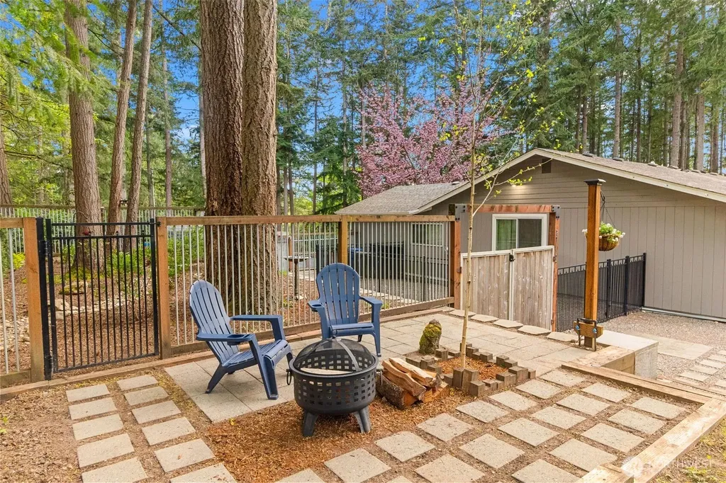 4003 85th Avenue NW Gig Harbor WA 98335