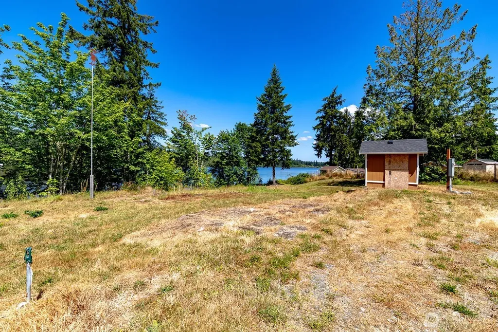 34304 Thomas Road E Eatonville WA 98328