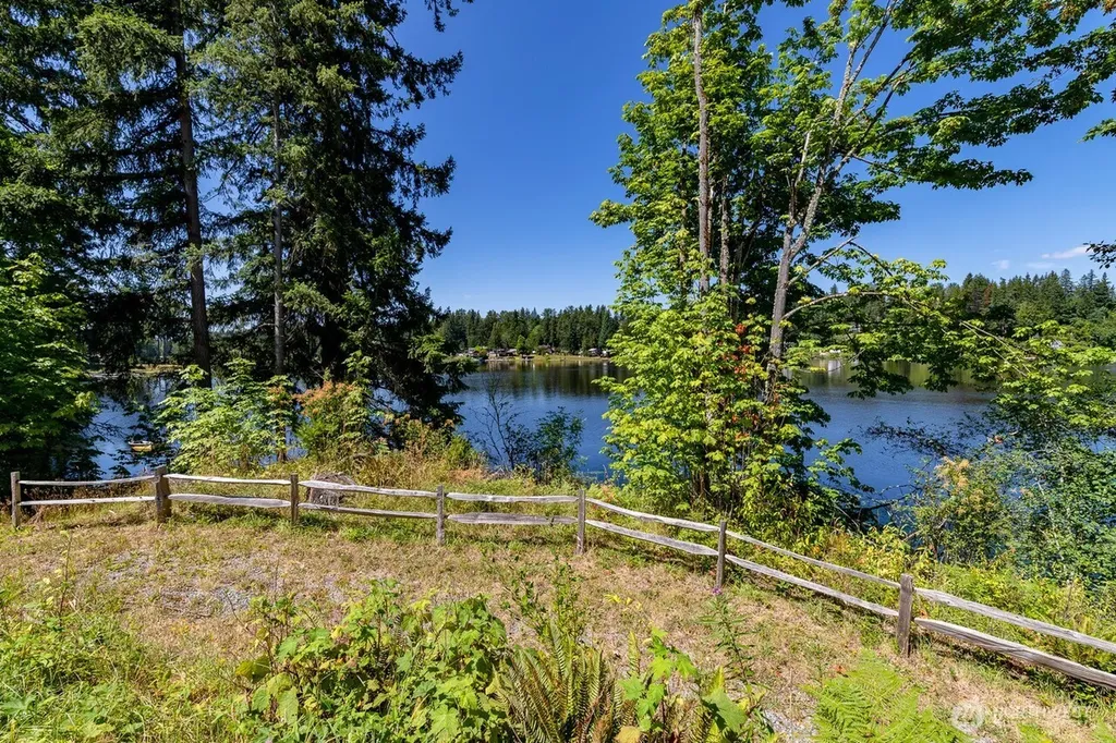34304 Thomas Road E Eatonville WA 98328