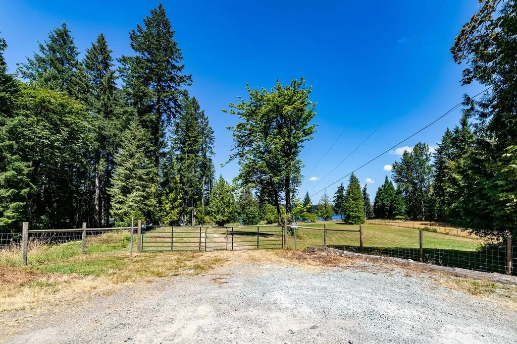 34304 Thomas Road E Eatonville WA 98328