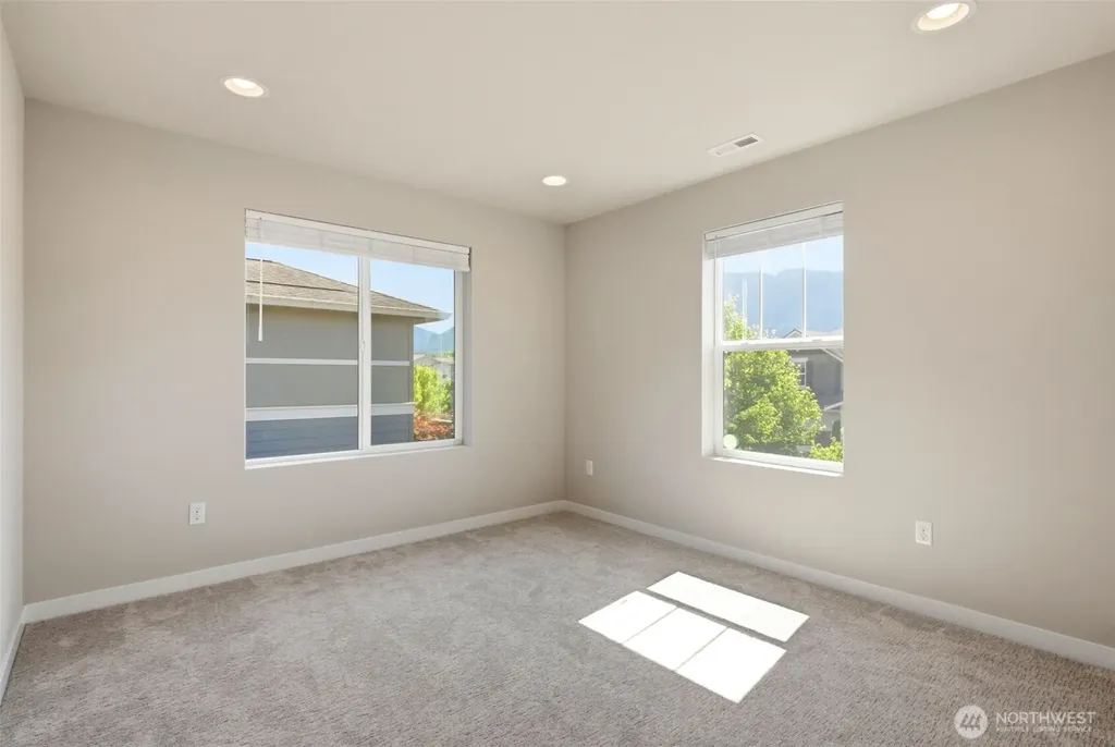 938 NE 4th North Bend WA 98045