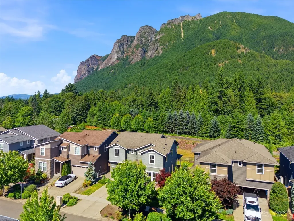 938 NE 4th North Bend WA 98045