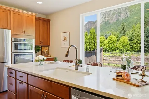 938 NE 4th North Bend WA 98045
