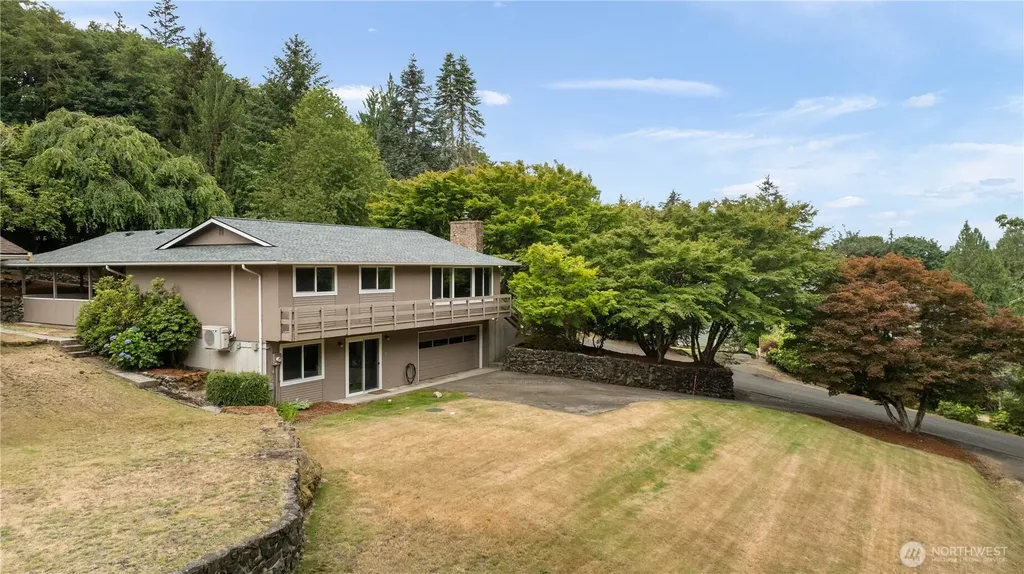 1917 Higgins Road SE Port Orchard WA 98366