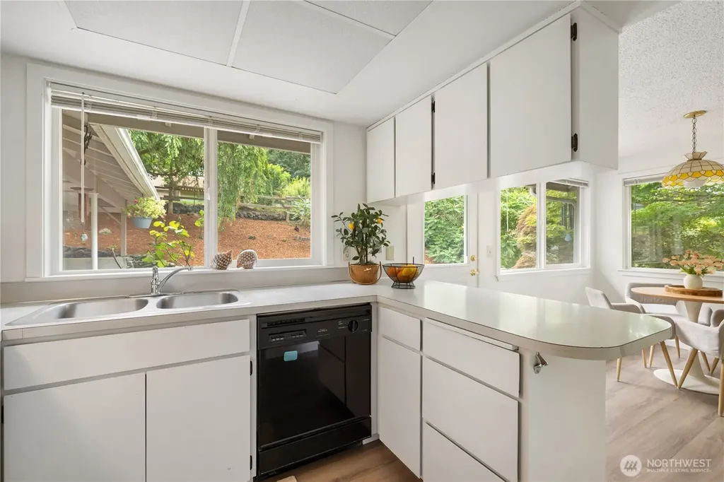 1917 Higgins Road SE Port Orchard WA 98366