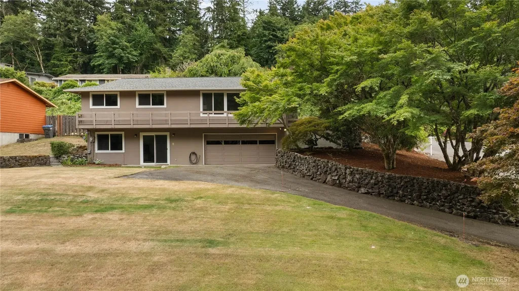 1917 Higgins Road SE Port Orchard WA 98366