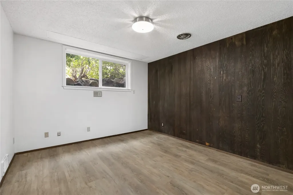1917 Higgins Road SE Port Orchard WA 98366