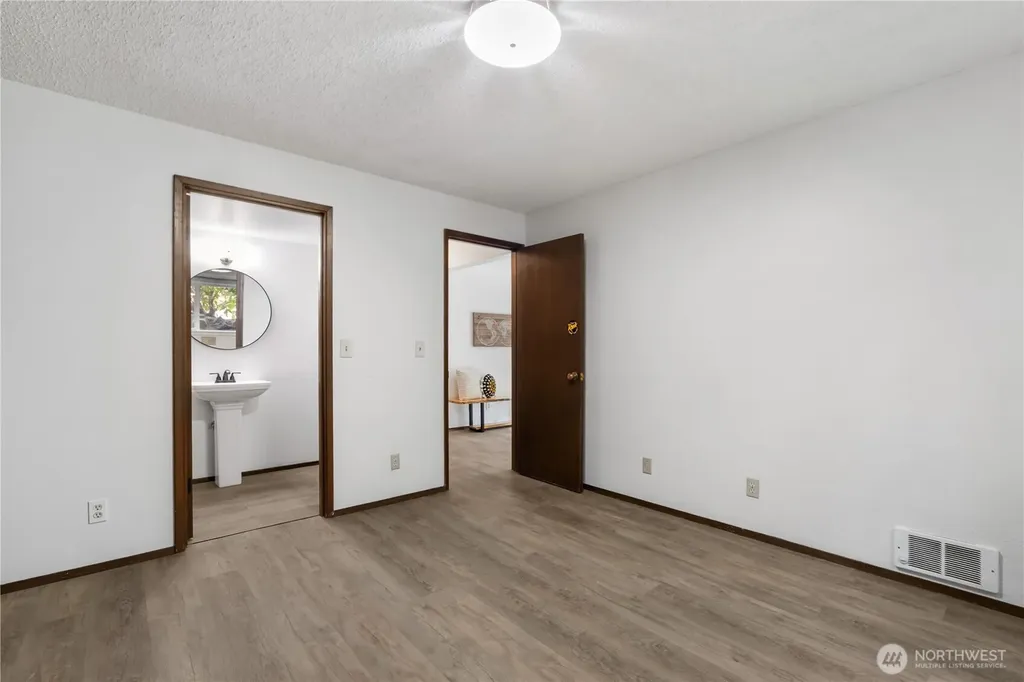 1917 Higgins Road SE Port Orchard WA 98366
