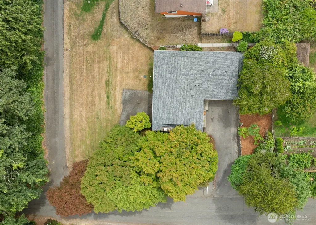 1917 Higgins Road SE Port Orchard WA 98366