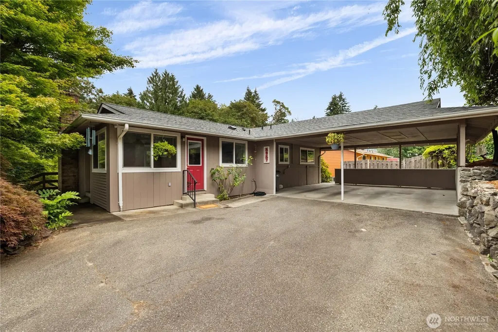 1917 Higgins Road SE Port Orchard WA 98366